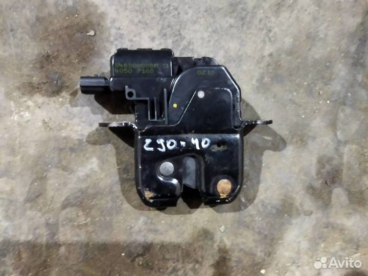 Замок багажника от Renault Megane III 2009-2016