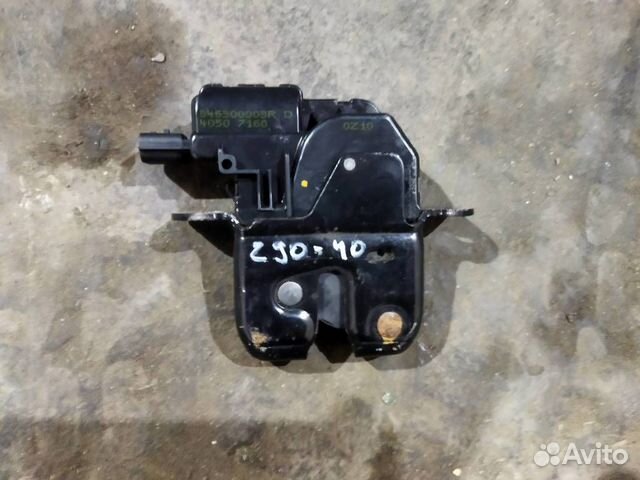 Замок багажника от Renault Megane III 2009-2016