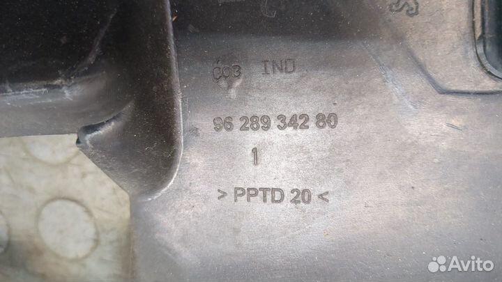 Решетка радиатора Peugeot 206, 2000