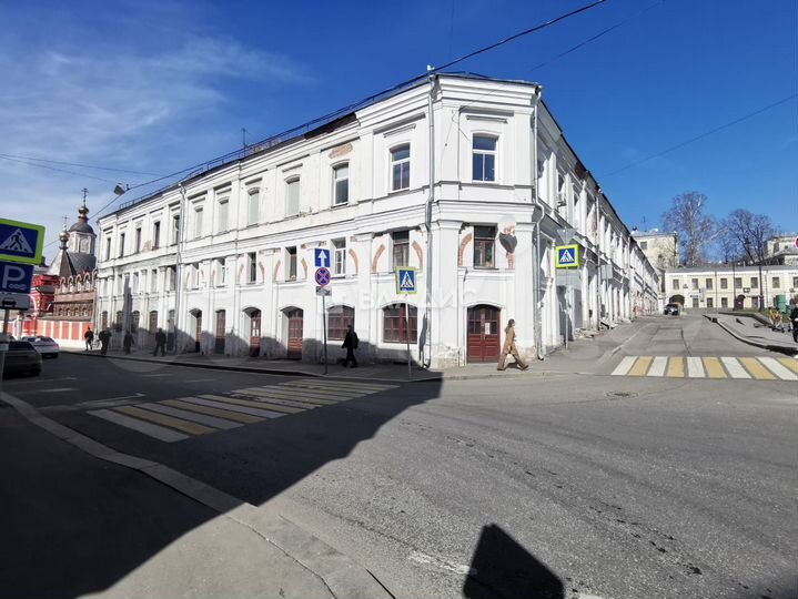 6-к. квартира, 112 м², 2/3 эт.