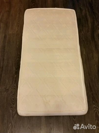 Детская кровать с матрасом