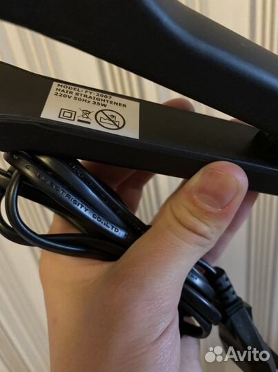 Выпрямитель для волос новый