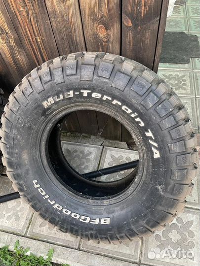 Bfgoodrich Mud-Terrain T/A KM2 285/75 R16