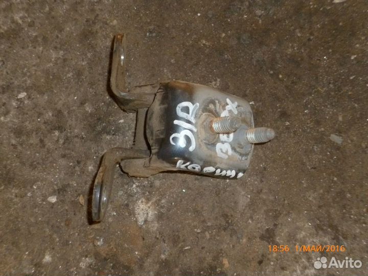 Петля двери задней правой верхняя Тойота Карина Е