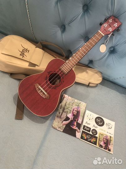 Гитара Укулеле концерт красное Flight DUC380 coral