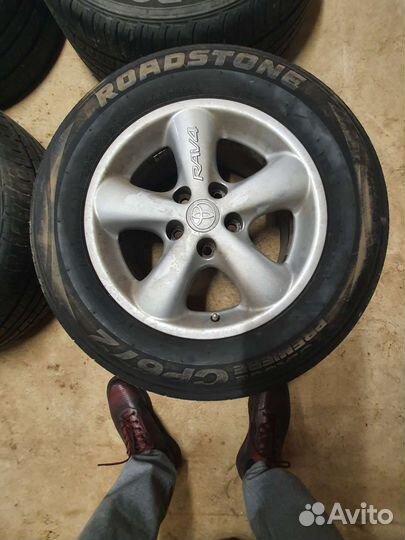 Оригинальные литые диски r16 на toyota rav4 б/у