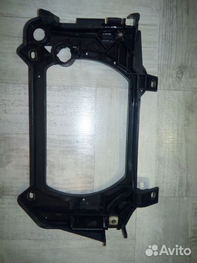 Рамка фары правой для VW Transporter T4