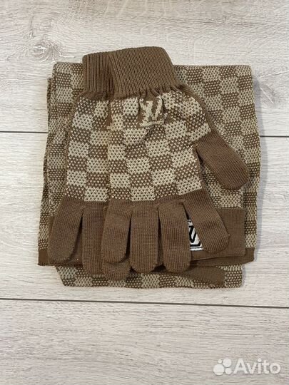 Шапка с шарфом