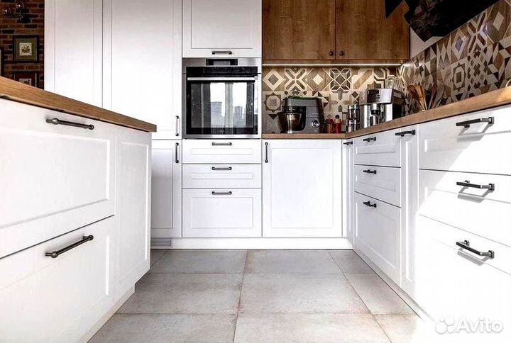 Угловая кухня с островом.Кухонный гарнитур на зака