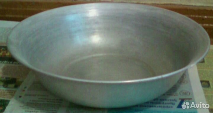 Тазы, кастрюли, сковородки