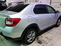 Renault Logan Stepway 1.6 MT, 2021, битый, 121 345 км, с пробегом, цена 550 000 руб.