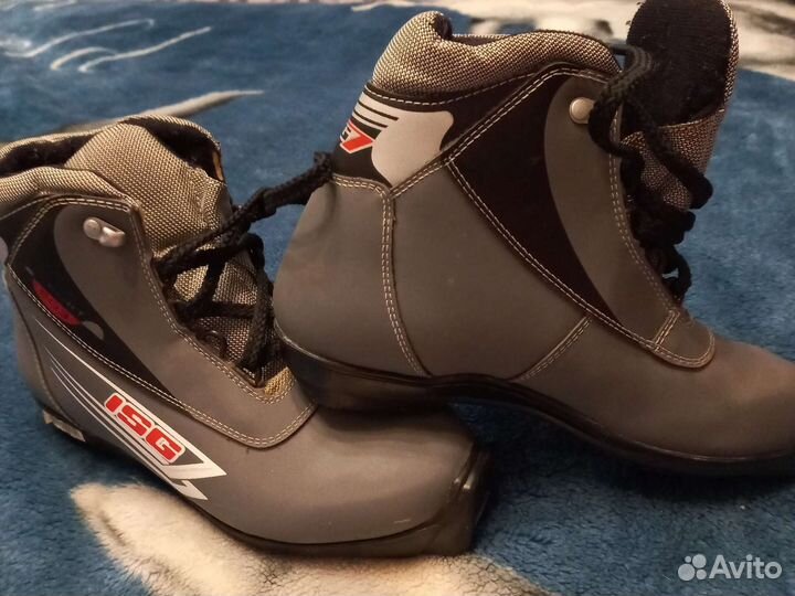 Лыжные ботинки isg. Перчатки на девочку 