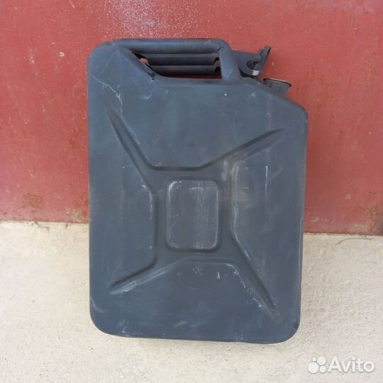 Канистры металлические 20 литров BMW 1944г