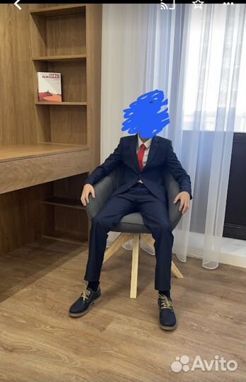 Школьный костюм для мальчика 146 и 152 синий