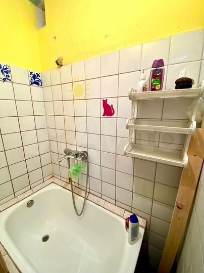 Комната 14 м² в 5-к., 9/9 эт.