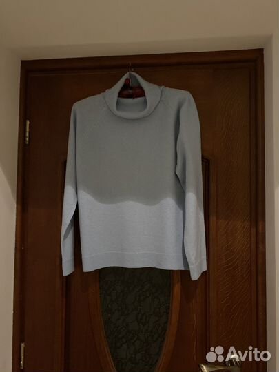 Свитер шерстяной женский