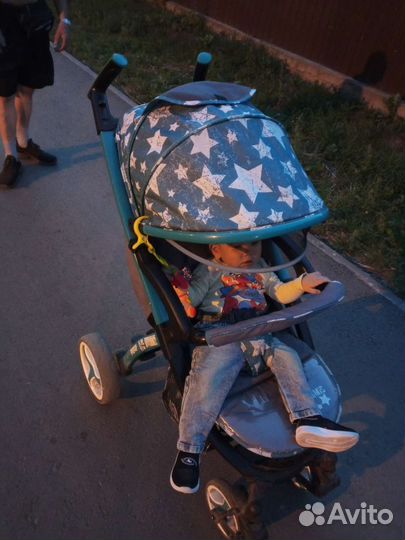 Прогулочная коляска