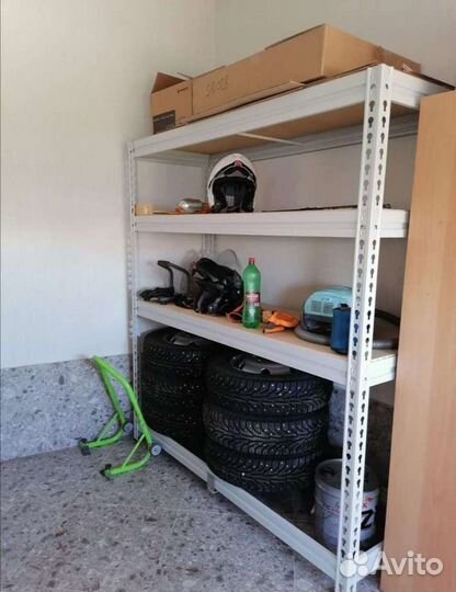Металлический стеллаж с настилом для склада/дома