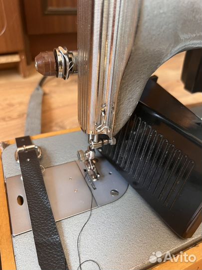 Швейная машина