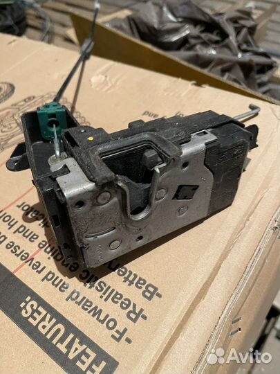 Замок передний правый astra H