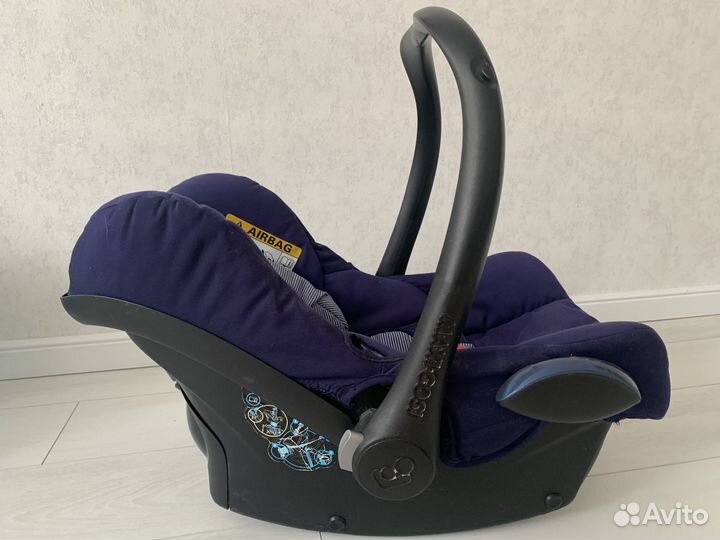 Детское автокресло от 0 maxi cosi
