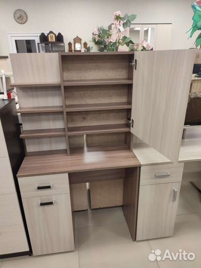 Туалетный столик