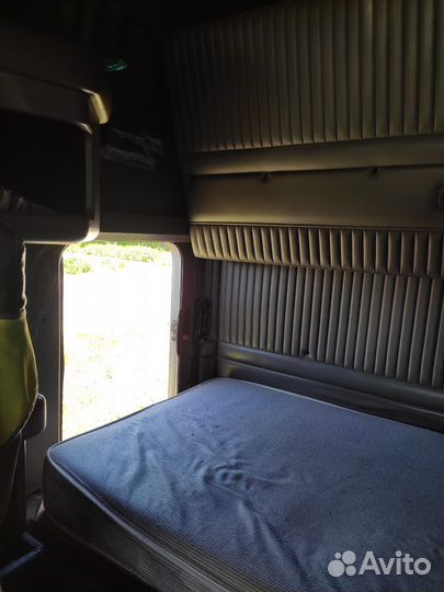Kenworth T600, 2002