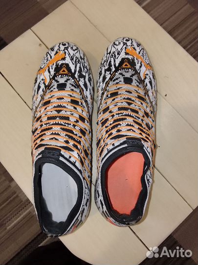 Футбольные бутсы puma future