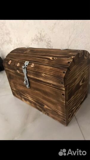 Сундук деревянный