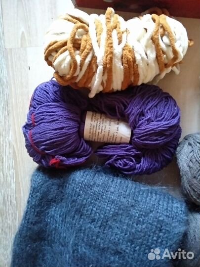 Пряжа, нитки, мулине, спицы, крючки для вязания