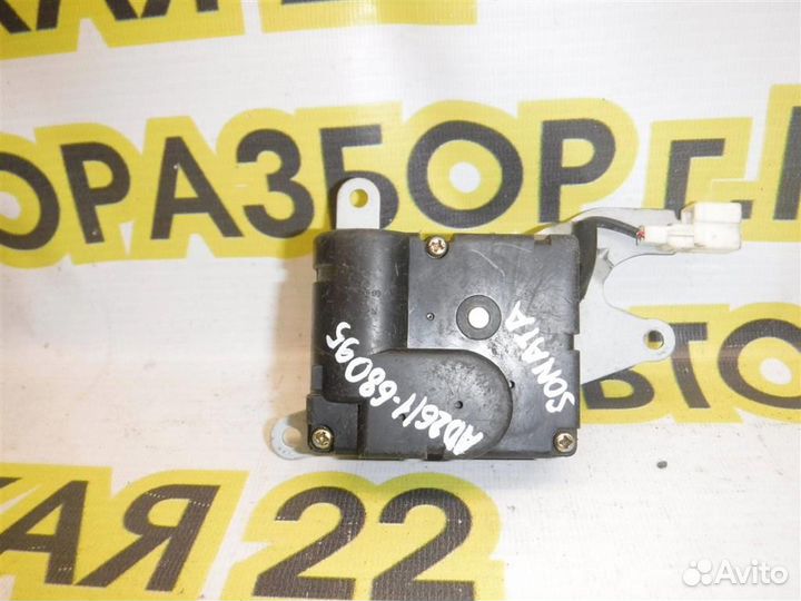 Моторчик заслонки печки Hyundai Sonata IV (EF) 19