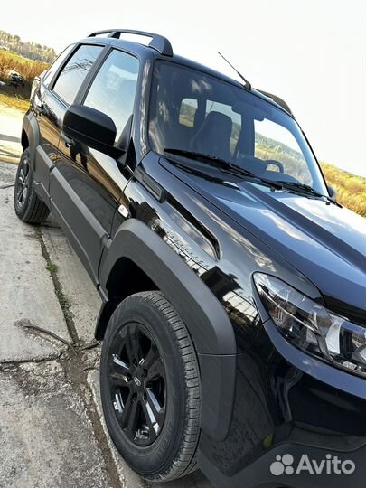 ВАЗ Niva Travel 1.7 МТ, 2023, 3 000 км