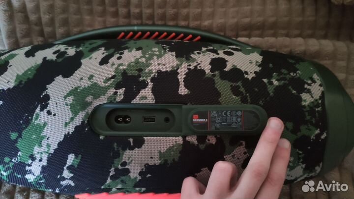 Колонка jbl boombox 3