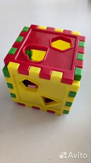 Развивающие игрушки.сортер