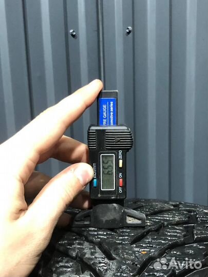 Nokian Tyres Hakkapeliitta 9 235/45 R18 98T