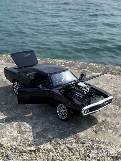 Металлическая машинка Dodge Charger 1:24