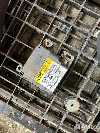 Подушка безопасности на рено логан, сандеро