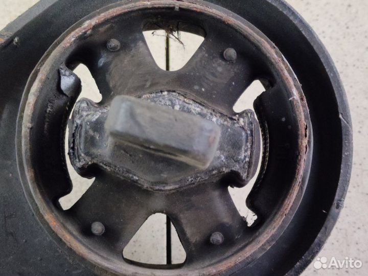 Рычаг подвески задний левый Hyundai Tucson TL 1.6