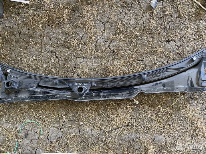 Жабо Nissan Almera