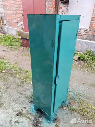 Продам шкаф металлический сейф