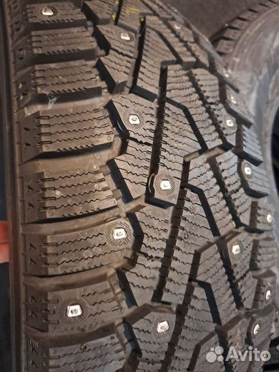 Pirelli Ice Zero 215/70 R16 104T