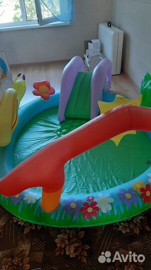 Детский надувной бассейн с горкой бу
