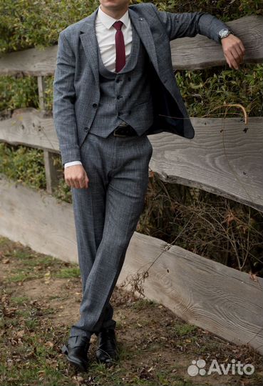 Костюм тройка мужской 48- 50