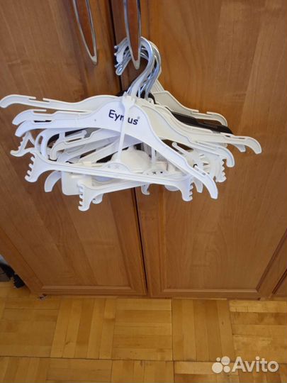 Вешалки детские