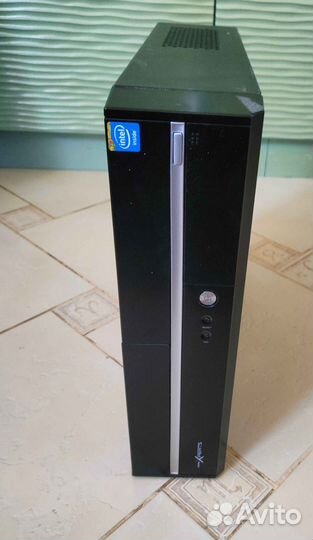 Intel Celeron 1037U, 4Гб, 250гб, HD Graphics