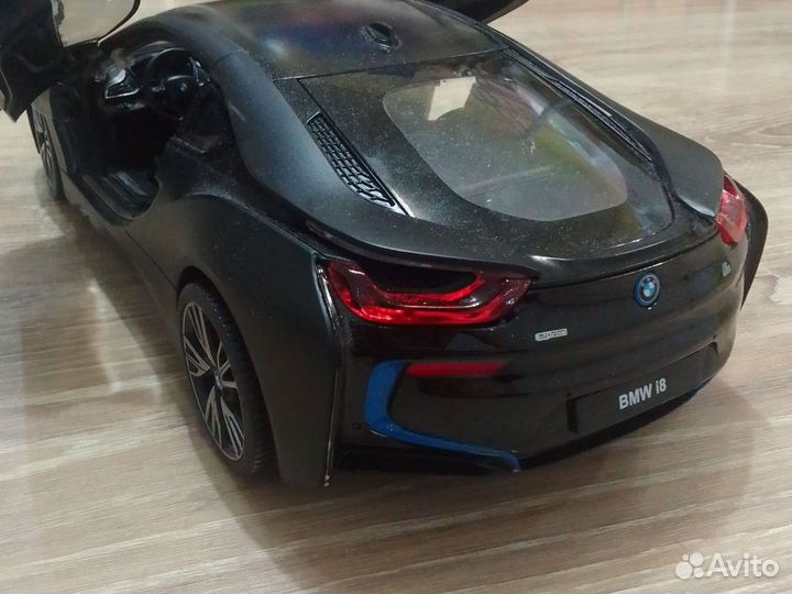 BMW i8 на пульте управления