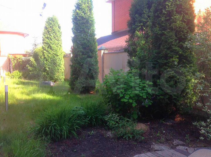 Коттедж 464 м² на участке 10 сот.