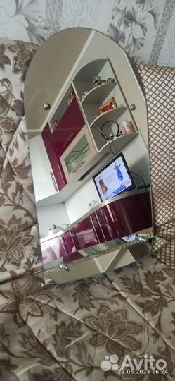 Зеркало с полочкой в ванную