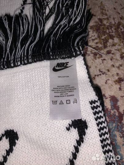 Шарф Nike Swoosh