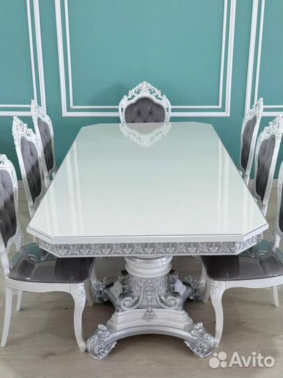 Комплект стол и стулья. В наличии
